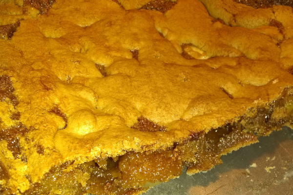 Cinnamon Apple Cake