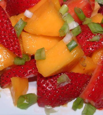 zippy-mango-strawberry-salad