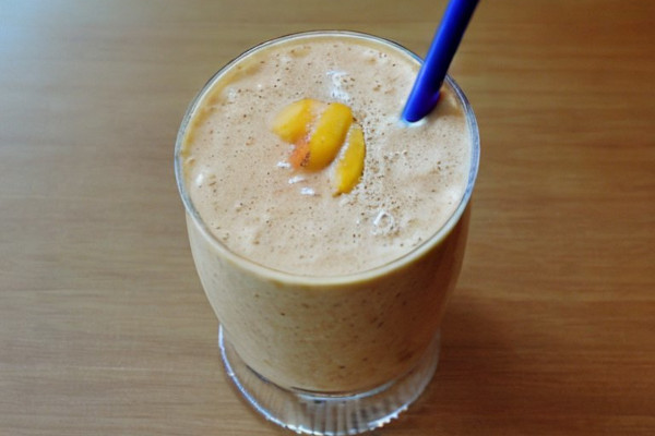 banana-peach-smoothie