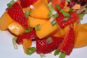 Zippy Mango Strawberry Salad